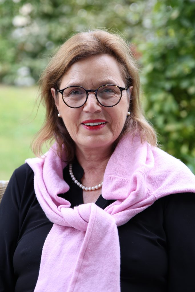 Über Uns A16A3203 683x1024